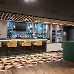 By Ihg